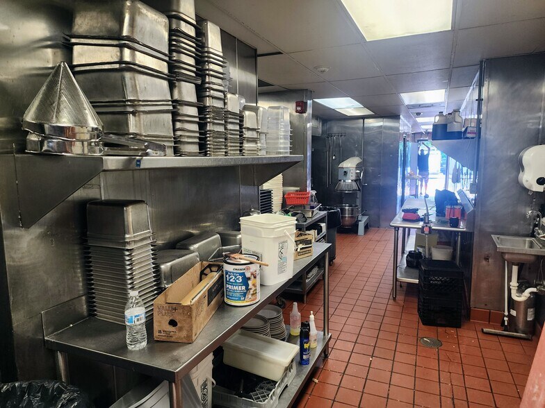 More Photos Of 8451 Ocean Gtwy, Easton Restaurant For Sale