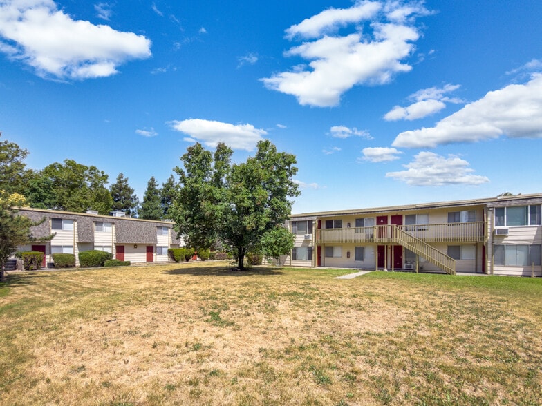 More Photos Of 1955 Grande Cir, Fairfield Apartments For Sale