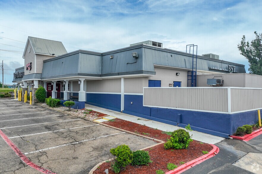 More Photos Of 3515 Mccann Rd, Longview Restaurant For Sale