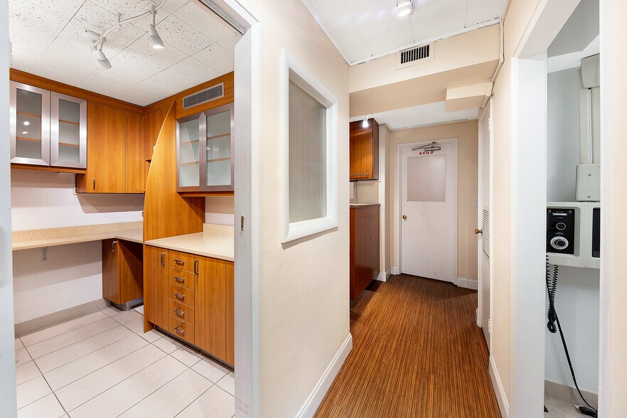 More Photos Of 200 Central Park S, New York Multifamily For Sale