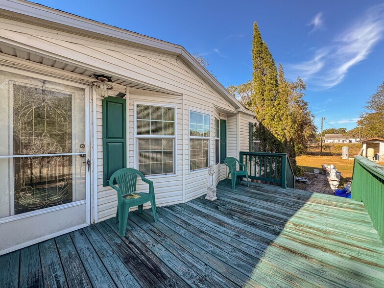 More Photos Of 15525 Shady Hills Rd, Spring Hill Restaurant For Sale