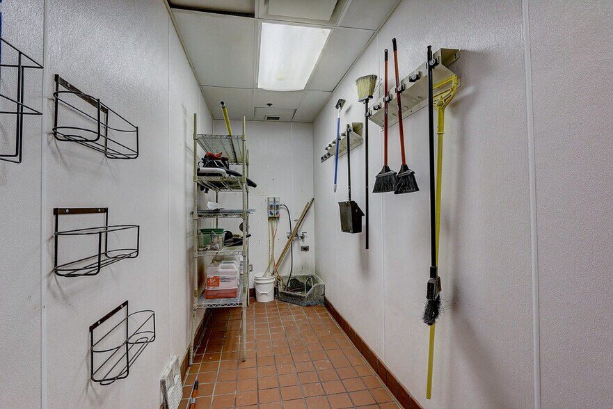 More Photos Of 2259 Deming Way, Middleton Restaurant For Sale