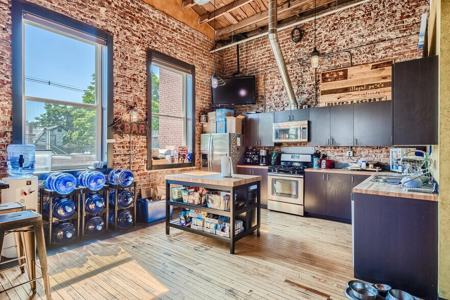 More Photos Of 238 N Broadway, Denver Storefront Retail Office For Lease