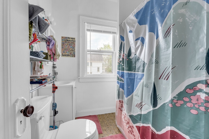 More Photos Of 13701 Madison Ave, Lakewood Apartments For Sale