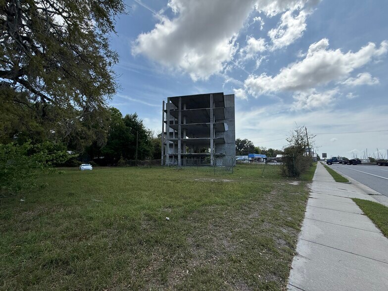 More Photos Of 2508 Newcastle St, Brunswick Apartments For Sale