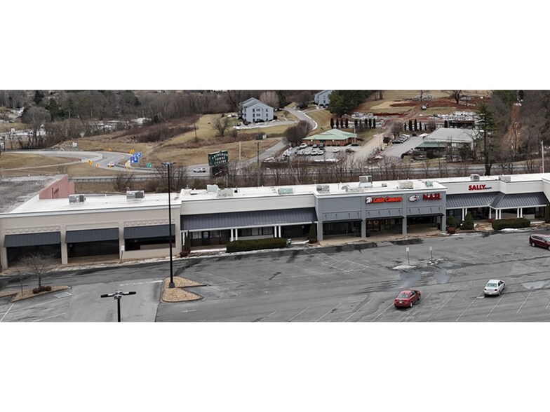 More Photos Of 300 Towne Center Dr, Abingdon Unknown For Lease
