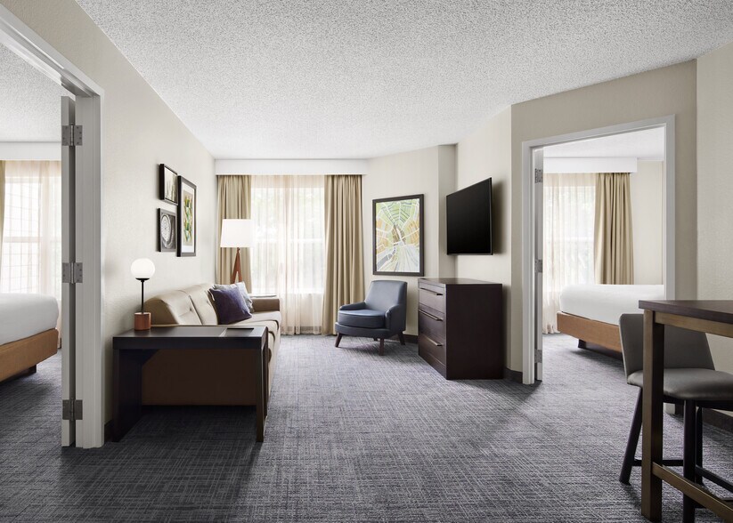 More Photos Of 1 Hampton Ct, Carlisle Hotel For Sale