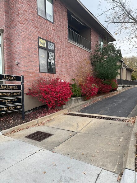 More Photos Of 207 3rd st, Lee's Summit General Retail For Lease