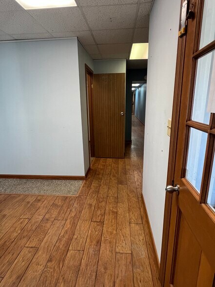 More Photos Of 148 W Pike St, Canonsburg Storefront Retail Office For Lease