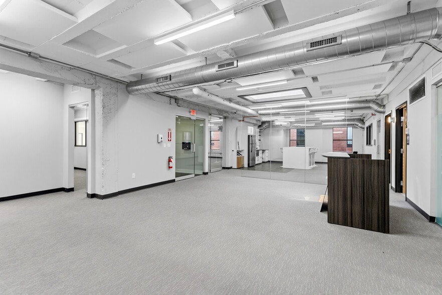 More Photos Of 2375 W University Ave, Saint Paul Office For Sale
