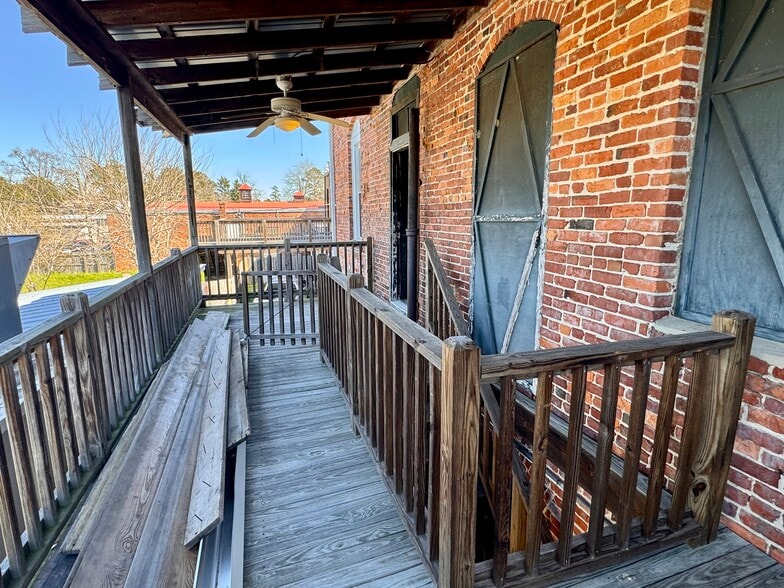 More Photos Of 2720 Cleveland St, Elloree Storefront Retail Residential For Sale