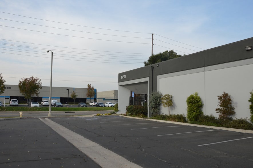 More Photos Of 13201 Barton Cir, Santa Fe Springs Service For Lease