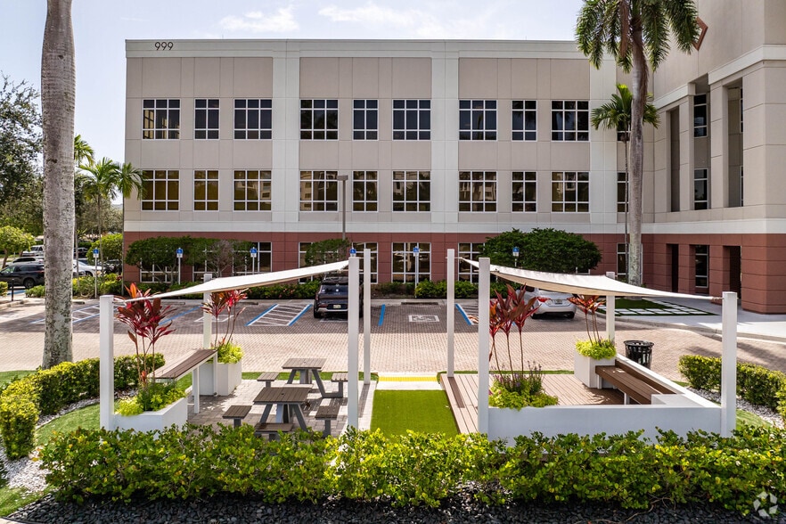 More Photos Of 999-1001 W Yamato Rd, Boca Raton Unknown For Lease