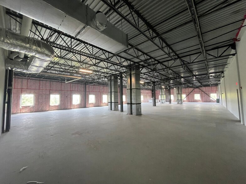 More Photos Of 32 Cabot Rd, Woburn Light Distribution For Lease