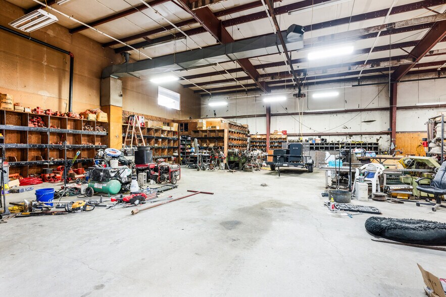 More Photos Of 149 Delaina Dr, Mount Washington Showroom For Sale