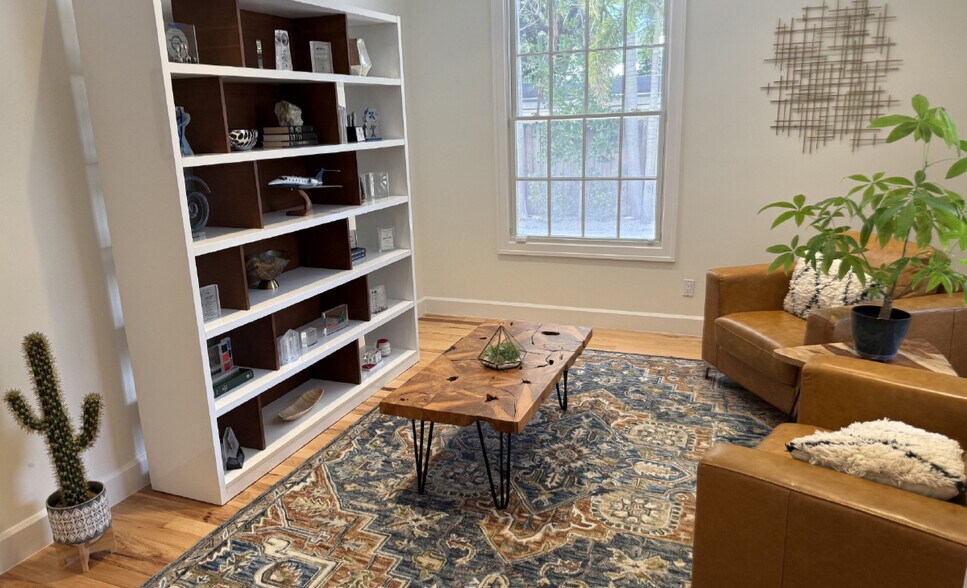 More Photos Of 515 SW California Ave, Stuart Office For Sale