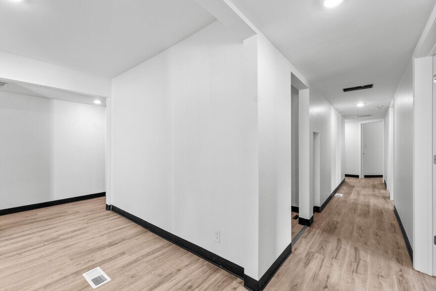 More Photos Of 2532 Spring Arbor Rd, Jackson Medical For Sale