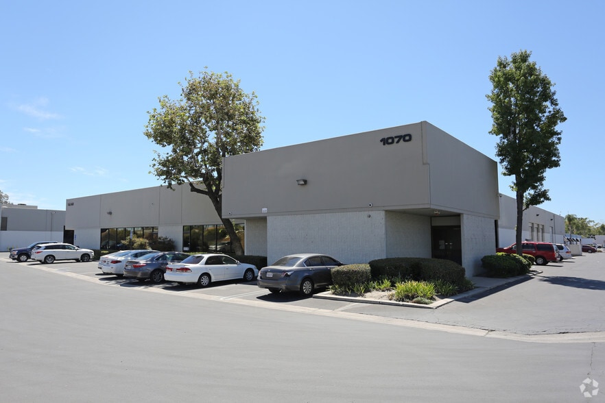 More Photos Of 1060-1072 N Kraemer Pl, Anaheim Manufacturing For Lease