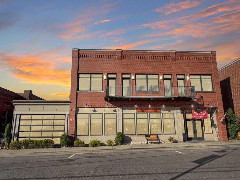 More Photos Of 516 W Front St, Washington General Retail For Sale