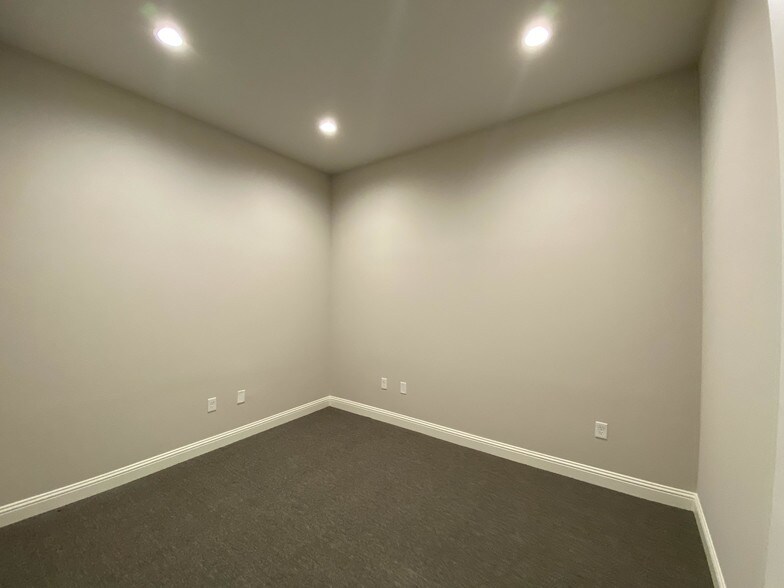 More Photos Of 4425 Plano Pkwy, Carrollton Office For Lease