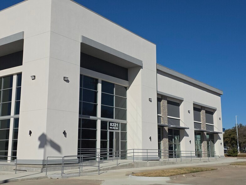 More Photos Of 8221 Royal Ridge Pky, Irving Warehouse For Lease