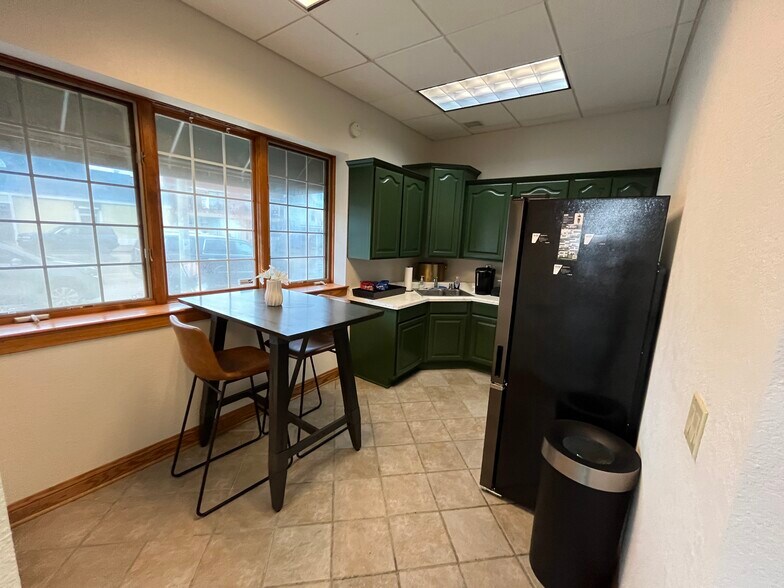 More Photos Of 6100 W Bluemound Rd, Wauwatosa Storefront Retail Residential For Lease