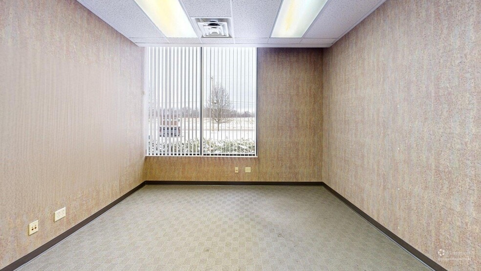 More Photos Of 8645 E Backwater Rd, North Webster Showroom For Sale