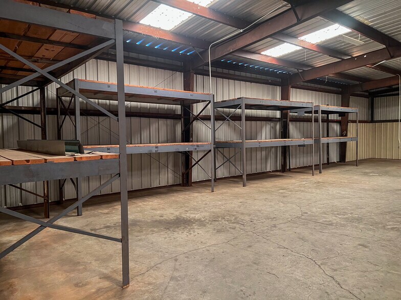 More Photos Of 17246 MS-26, Lucedale Flex For Lease