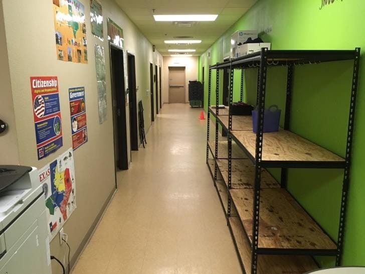 More Photos Of 201 Executive Way, DeSoto Showroom For Lease