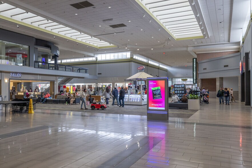 More Photos Of 3 S Tunnel Rd, Asheville Unknown For Lease