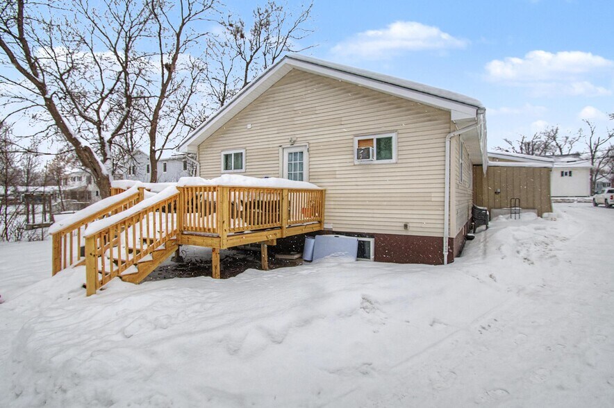 More Photos Of 23 Barlow St, St. Albans Town Convenience Store For Sale