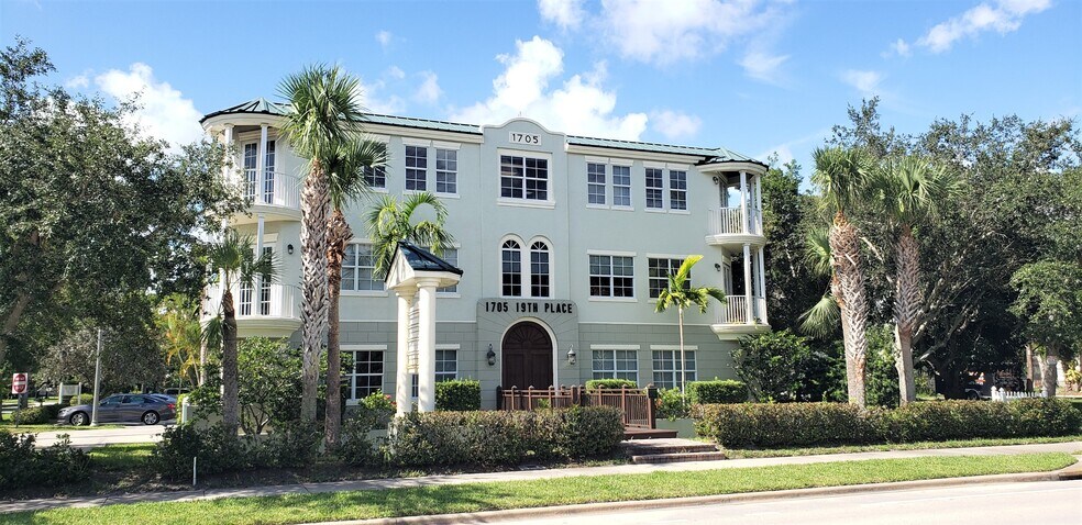 More Photos Of 1705 19th Pl, Vero Beach Office For Lease