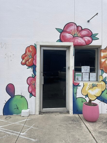 More Photos Of 5501 N Lamar Blvd N, Austin Freestanding For Lease