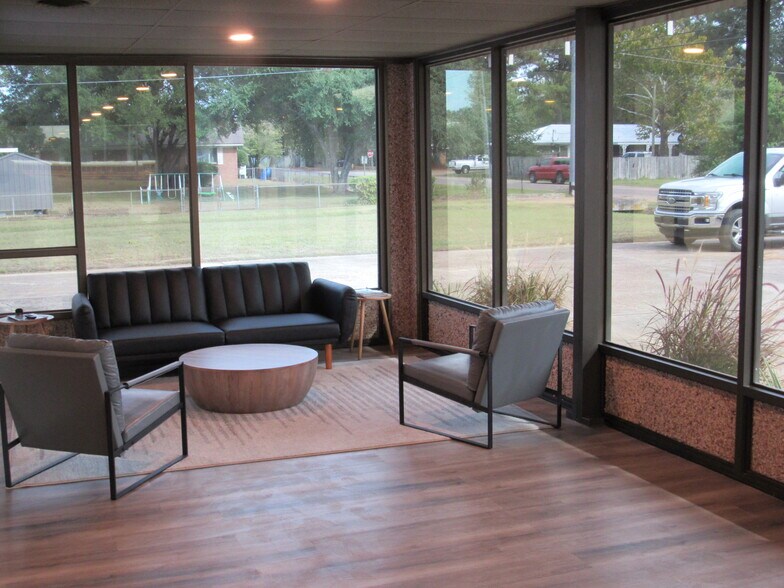More Photos Of 127 Hemlock St, Columbus Office For Lease