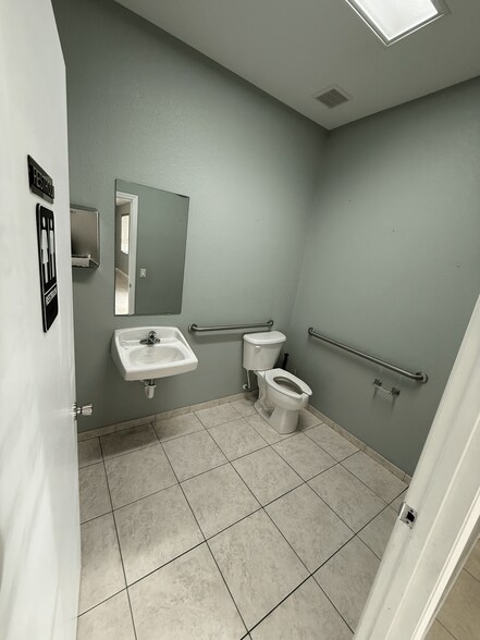 More Photos Of 4840-4852 Sun N Lake Blvd, Sebring Medical For Lease