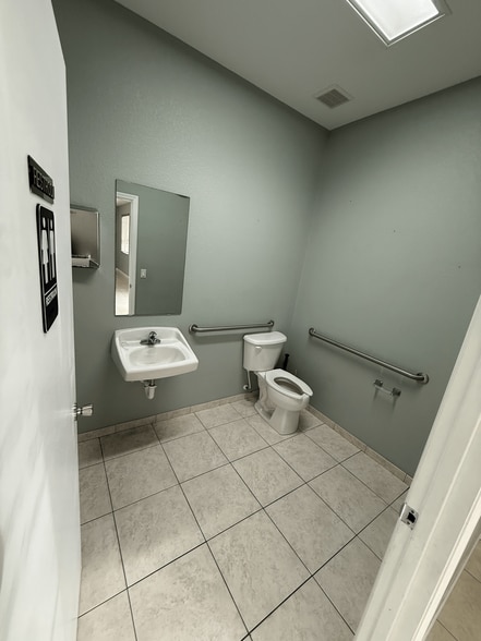 More Photos Of 4840-4852 Sun N Lake Blvd, Sebring Medical For Lease