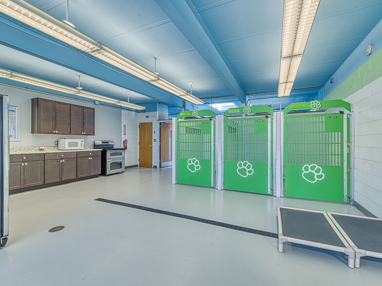 More Photos Of 2400 N Dixie Hwy, Monroe Serviced Offices For Sale