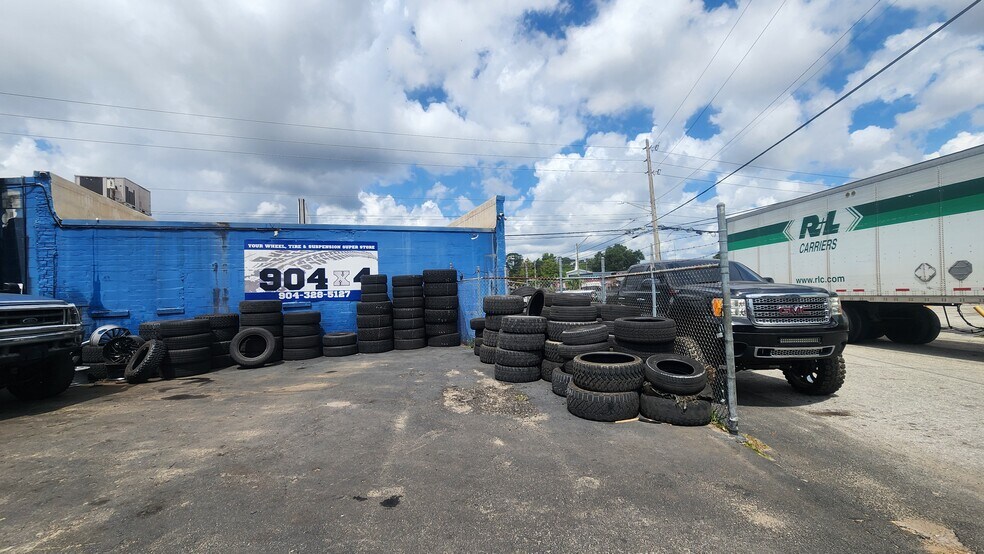 More Photos Of 2973 Phillips Hwy, Jacksonville Auto Repair For Sale