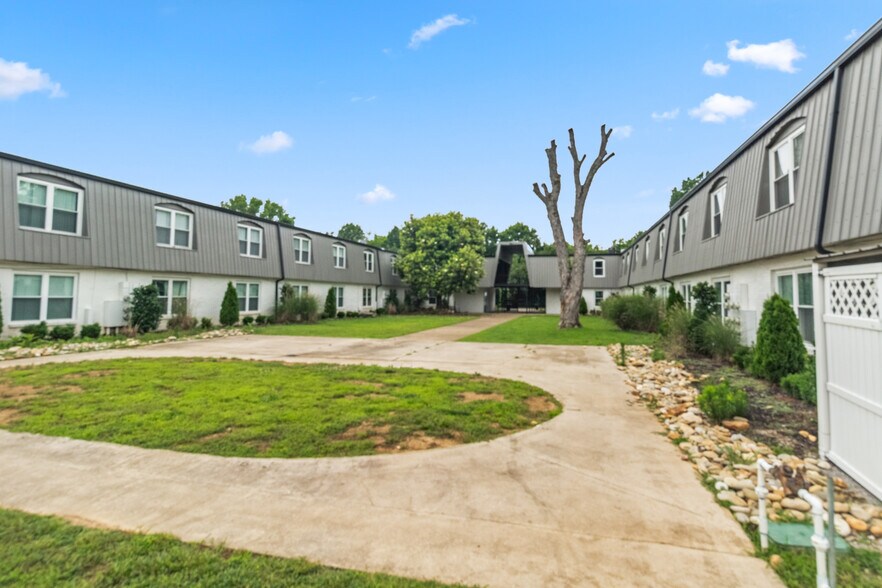 More Photos Of 117 Cedarwood Dr, Lebanon Apartments For Sale