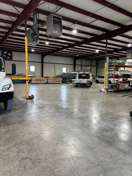 More Photos Of 2403 Kline Ave, Nashville Warehouse For Lease