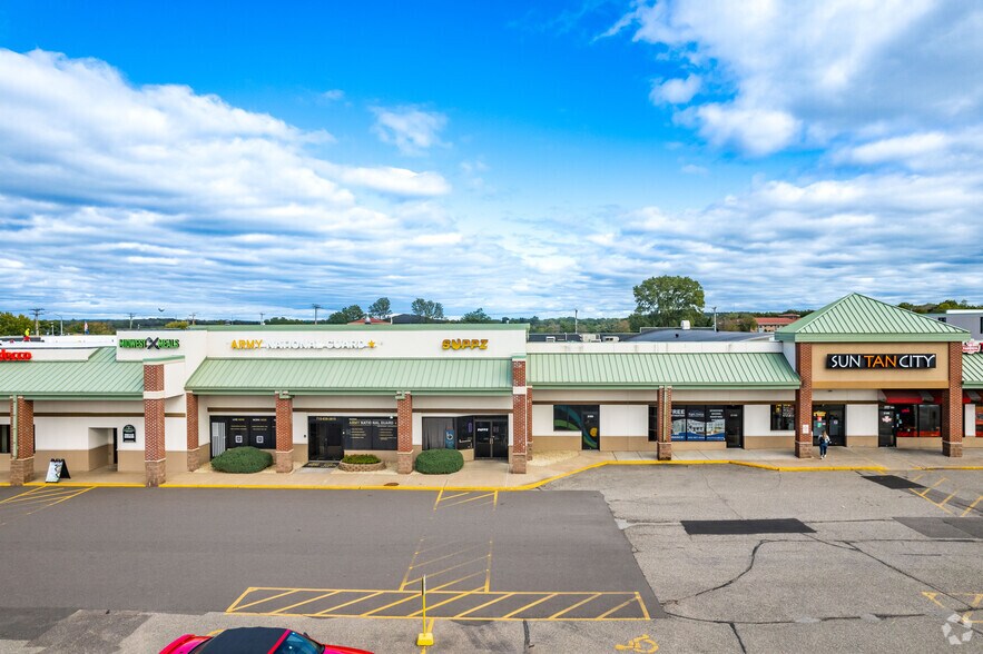 More Photos Of 2221 Highland Ave, Eau Claire Storefront For Lease