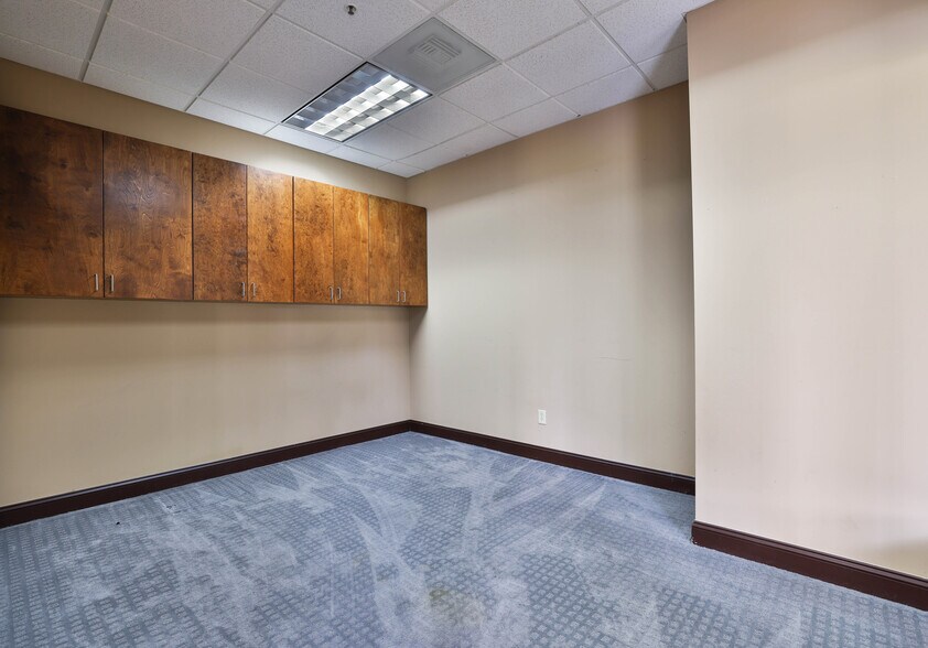 More Photos Of 1160 Mountain View Alviso Rd, Sunnyvale Office For Lease