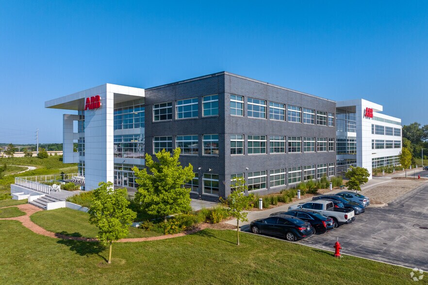 More Photos Of 1425 Discovery Pky, Wauwatosa Office For Sale