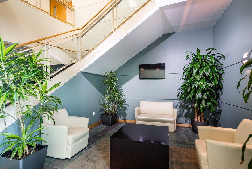 More Photos Of 400 Donald J Lynch Blvd, Marlborough Unknown For Lease