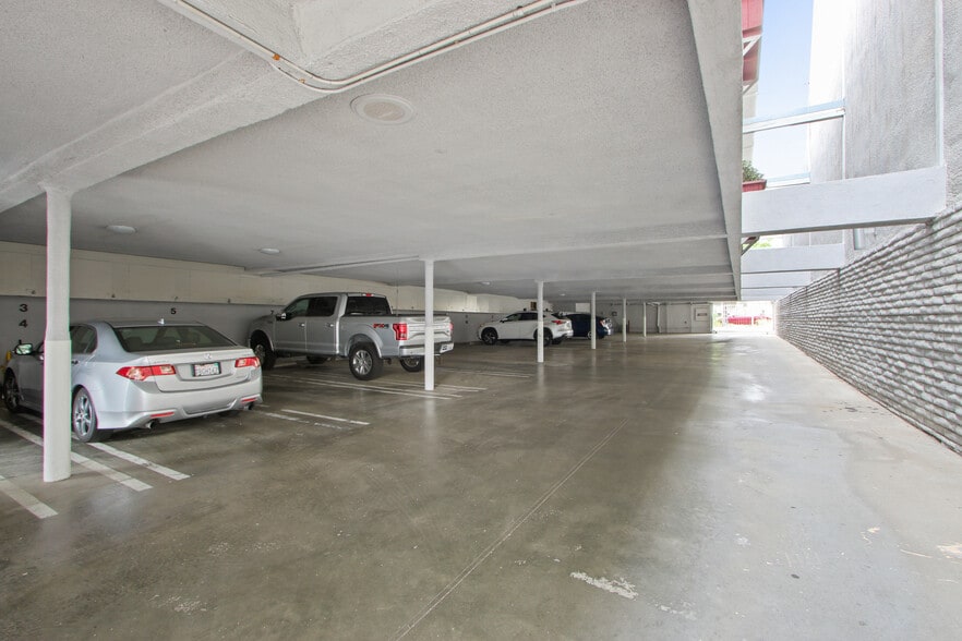 More Photos Of 3017 Santa Monica Blvd, Santa Monica Office For Sale