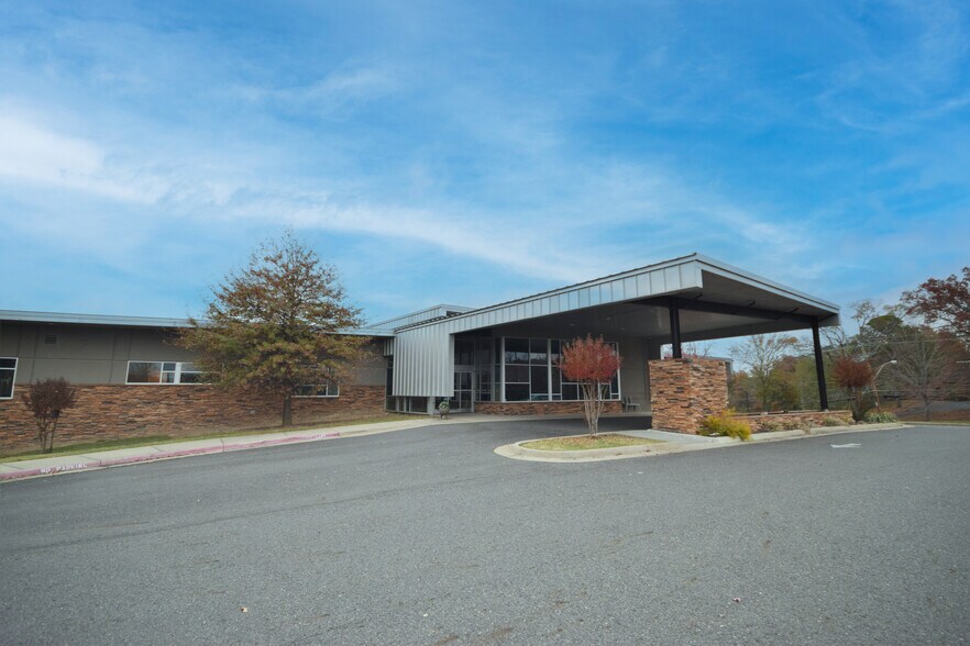 More Photos Of 100 Hollywood Ave, Hot Springs Medical For Sale