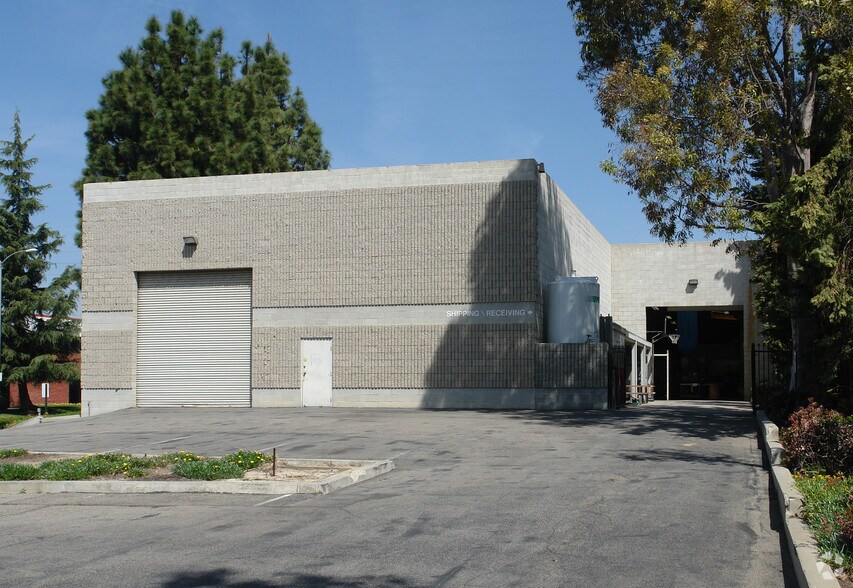 More Photos Of 5555 Tech Cir, Moorpark Warehouse For Lease