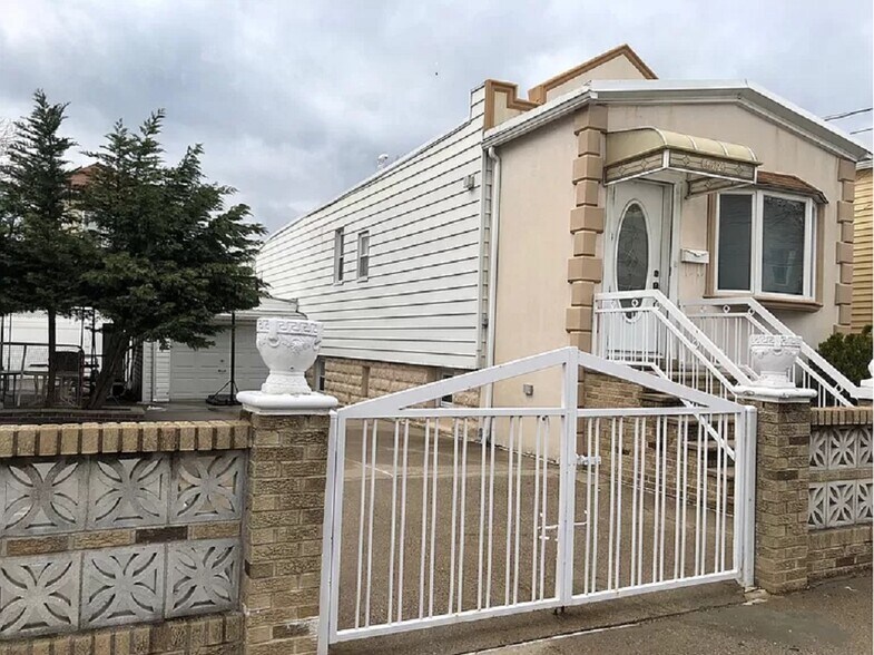 Primary Photo Of 472 Lake St, Brooklyn Land For Sale