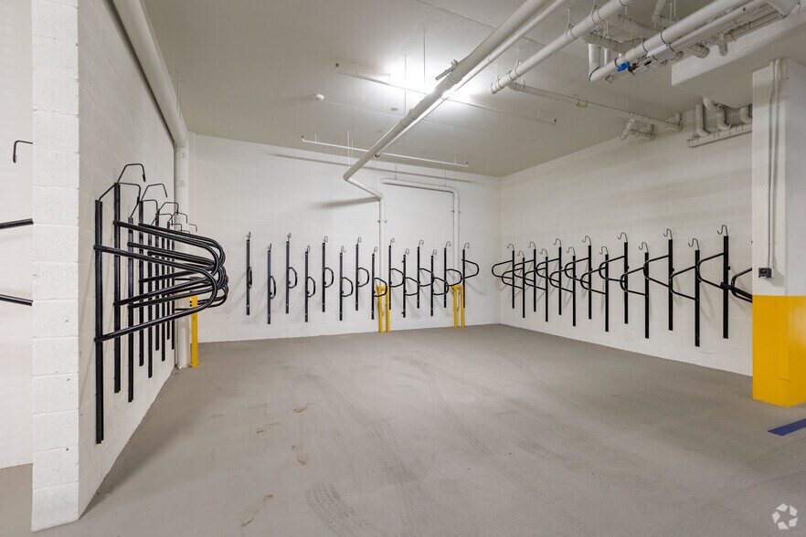 More Photos Of 4864 Melrose Ave, Los Angeles Apartments For Lease