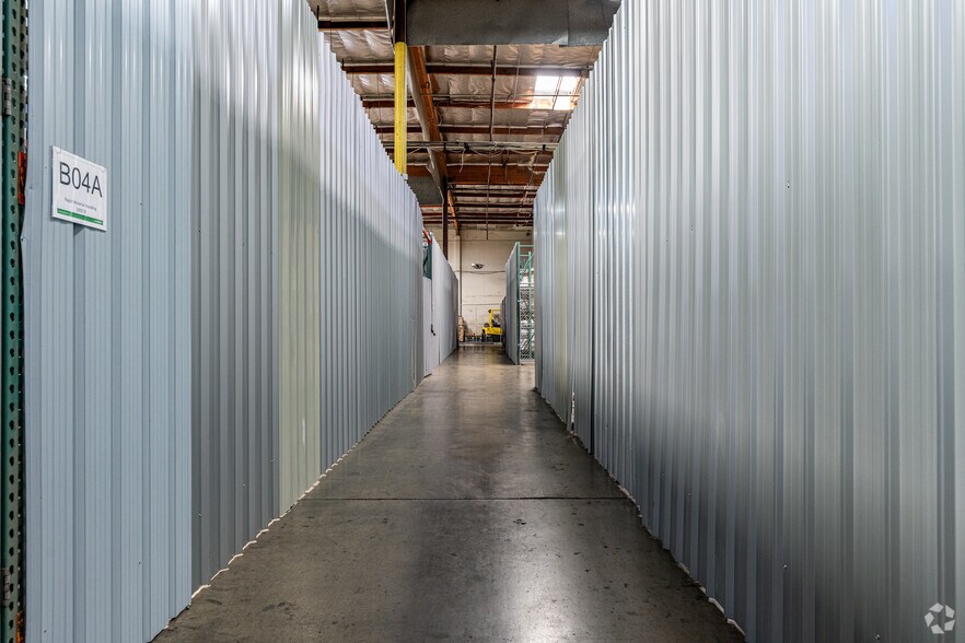 More Photos Of 347 S Stimson Ave, City Of Industry Warehouse For Lease